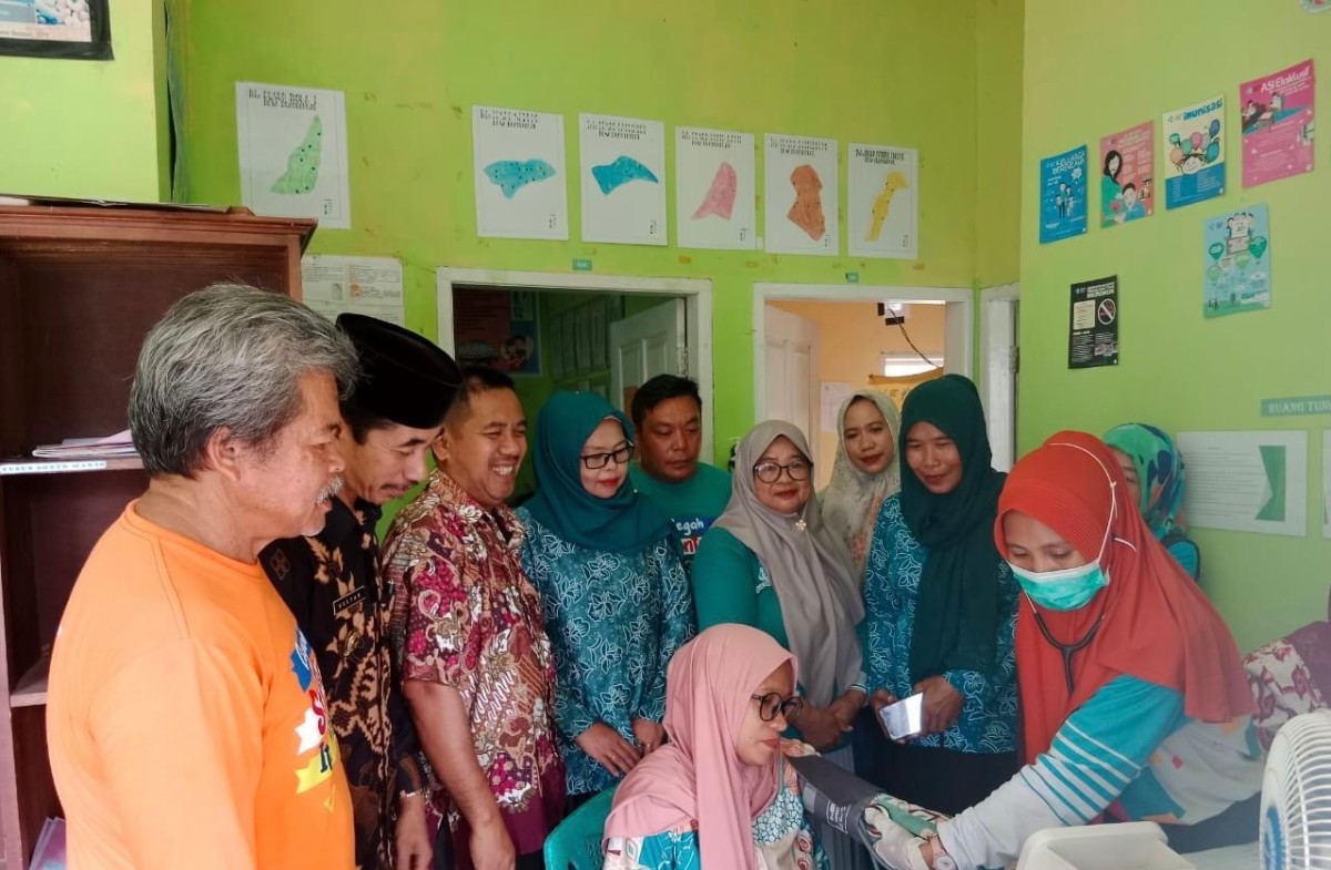 Pendampingan ibu/keluarga balita meliputi pemenuhan gizi, pengasuhan, dan pelayanan kesehatan