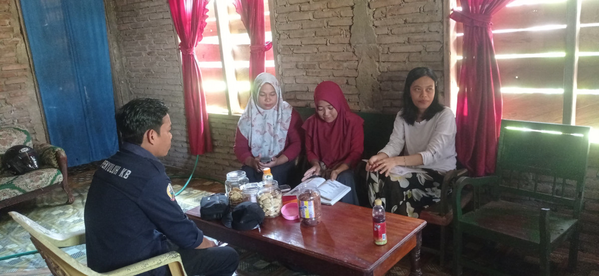 Melakukan pendampingan Bumil KEK dengan TPK