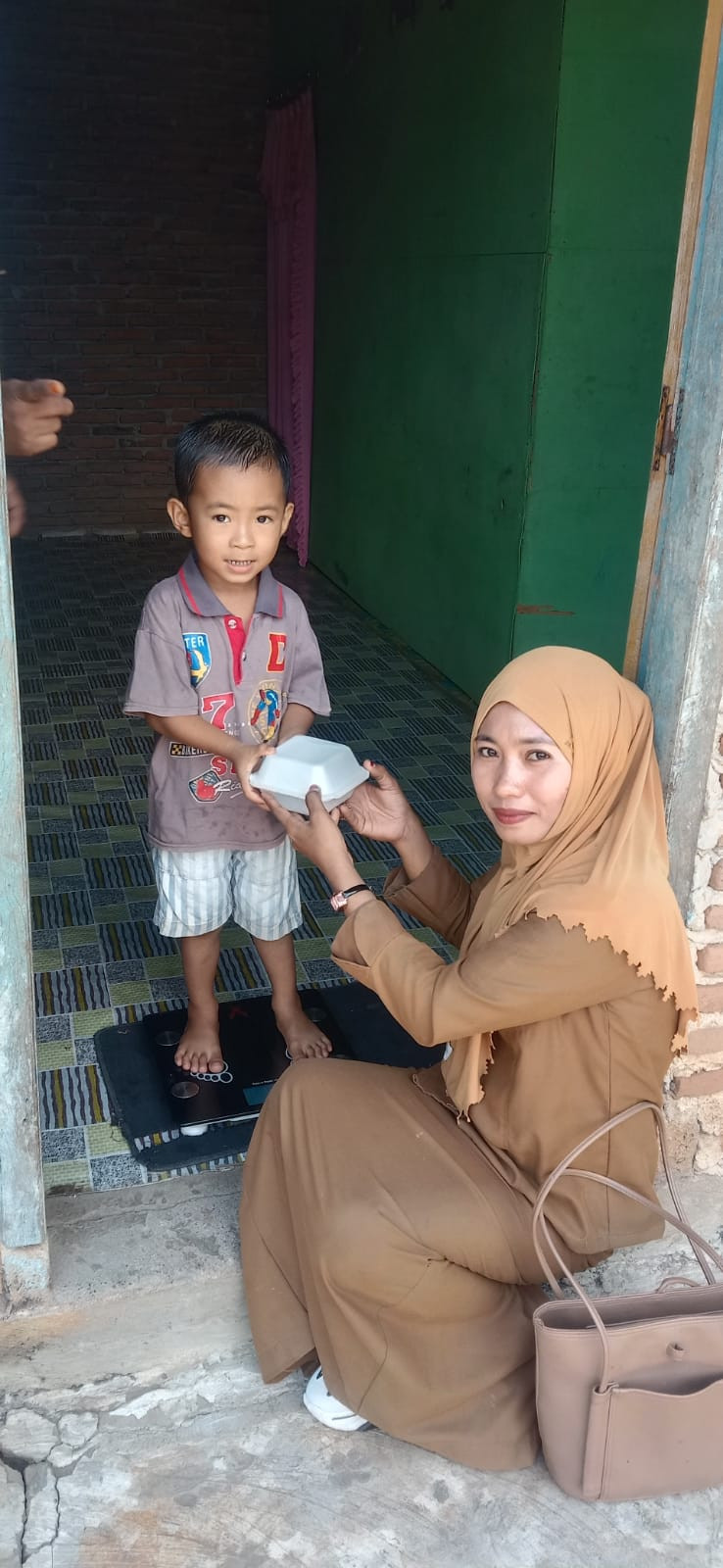 Pendampingan dan Pemberian makanan bergizi