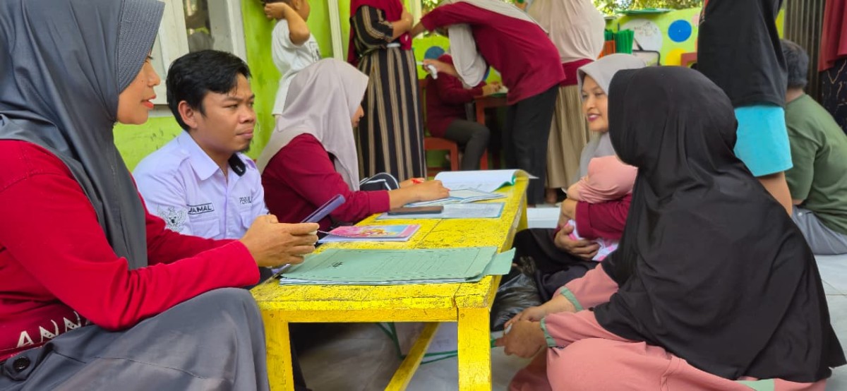 Melaksanakan Posyandu Aktif