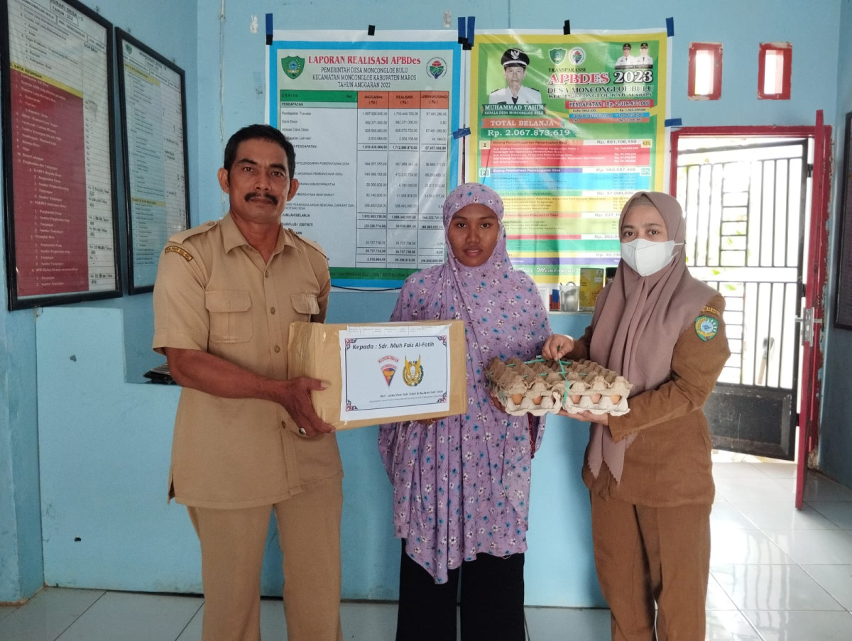 penyerahan bantuan sosial dari LANUD kepada sasaran BAAS(bapak asuh anak stunting)