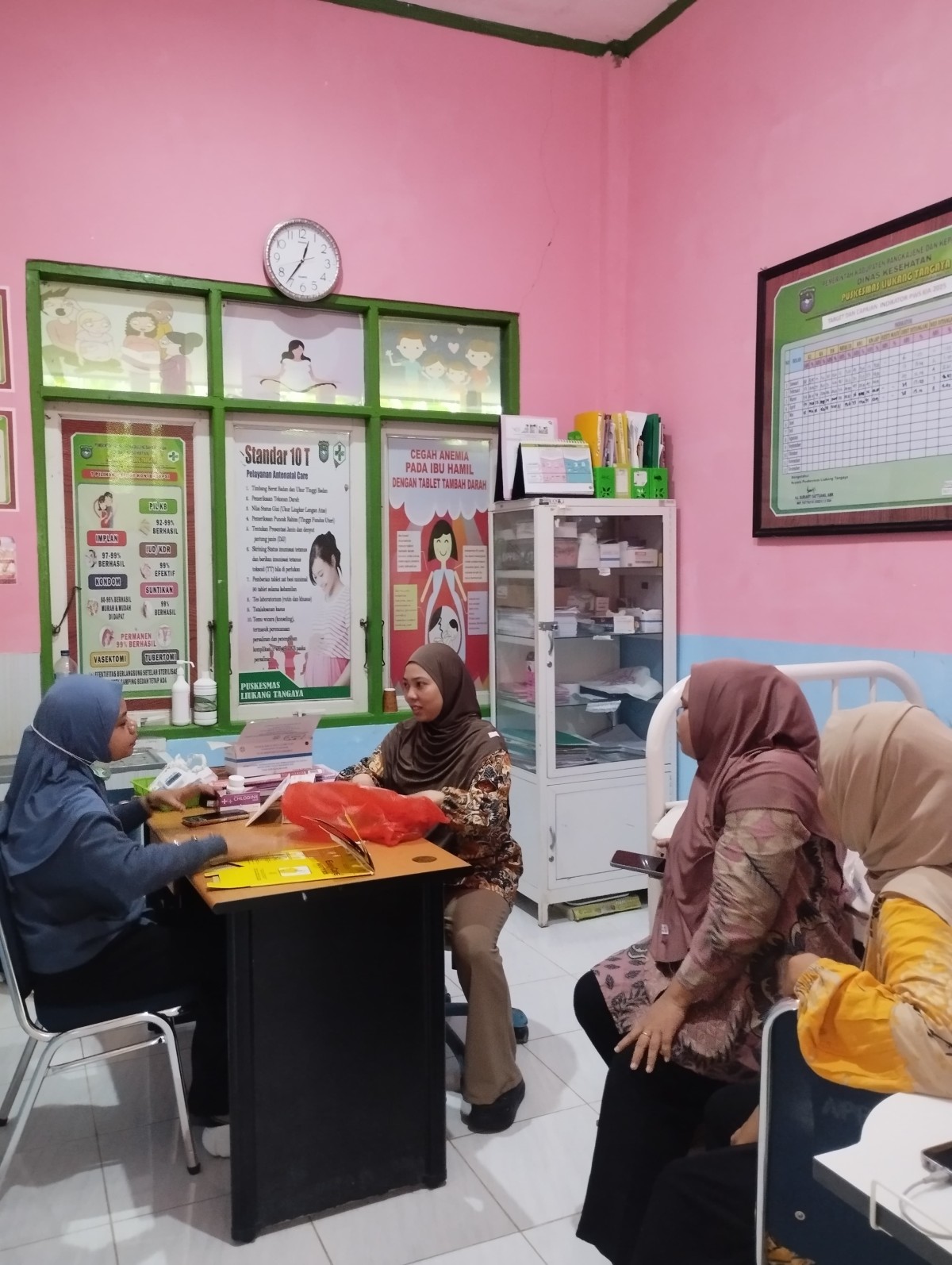 Melakukan Kordinasi dengan Bidan