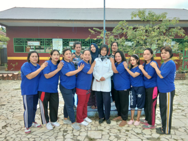 Foto bersama para peserta senam Sehati