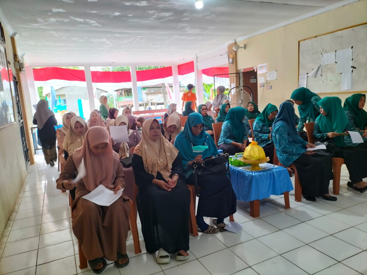 PELATIHAN PEMBERDAYAAN PEREMPUAN MELALUI PASCA PANEN LADA DALAM PENINGKATAN PENDAPATAN MASYARAKAT