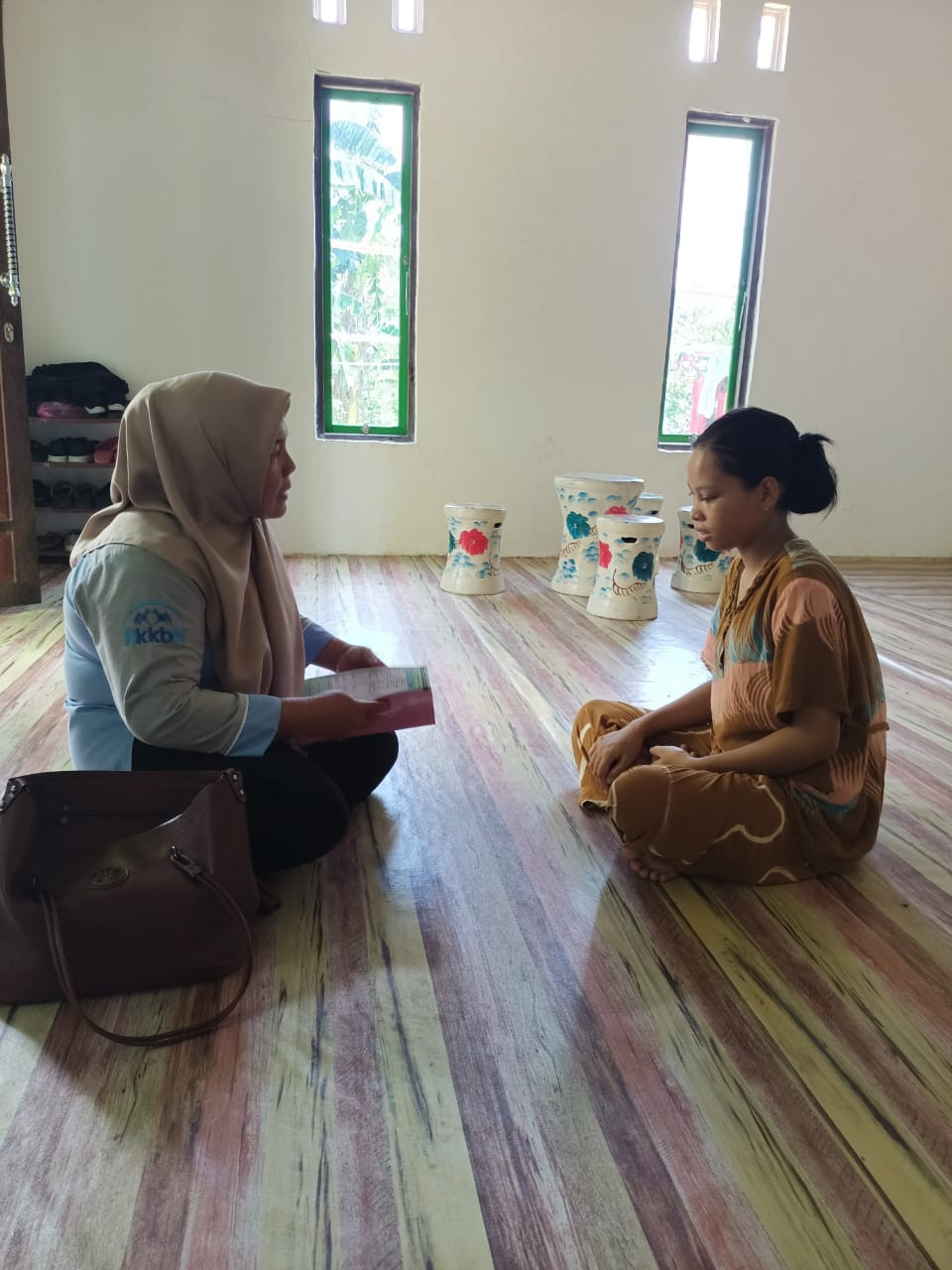 KIE pada pus bumil tentang memperkenalkan semua jenis alat kontrasepsi