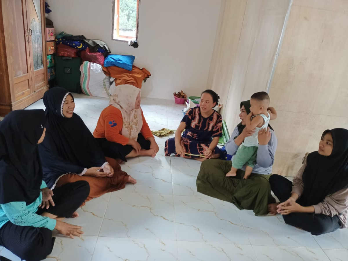 Melakukan KIE secara Kelompok tentang pendewasaan usia perkawinan