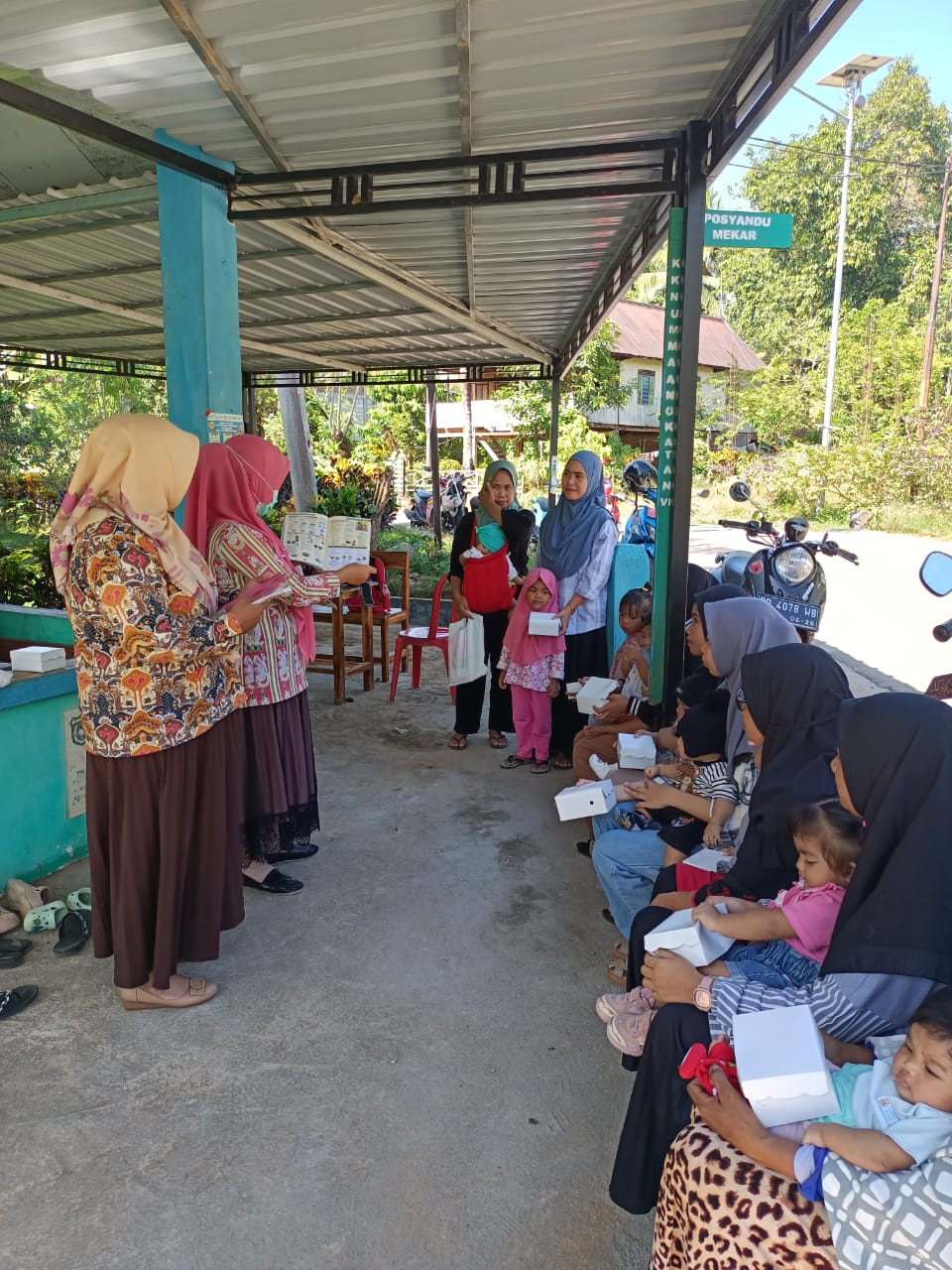 Penyuluhan tentang 1000 HPK (KIE Kelompok)