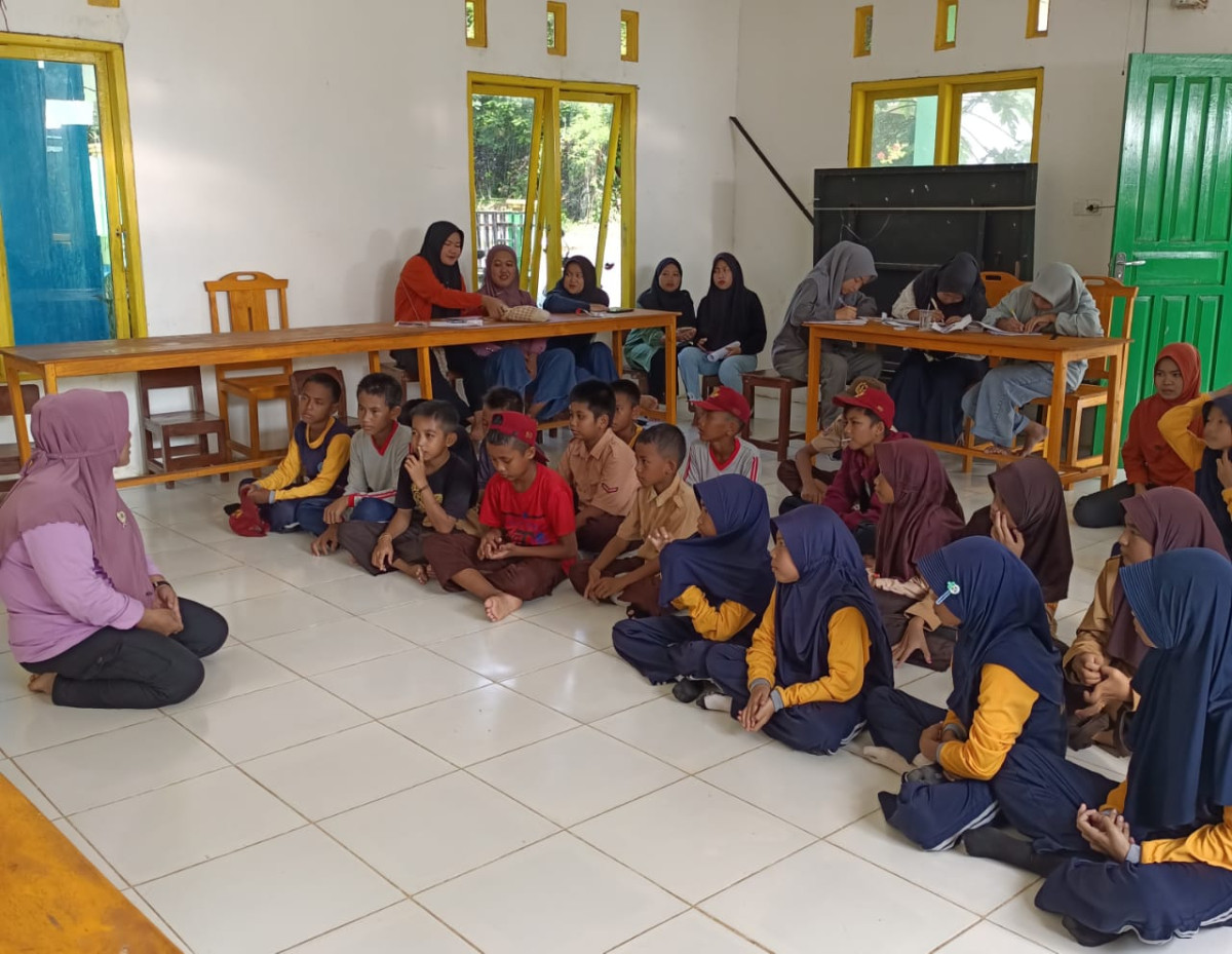 Pembinaan tentang komunikasi efektif orang tua dengan remaja