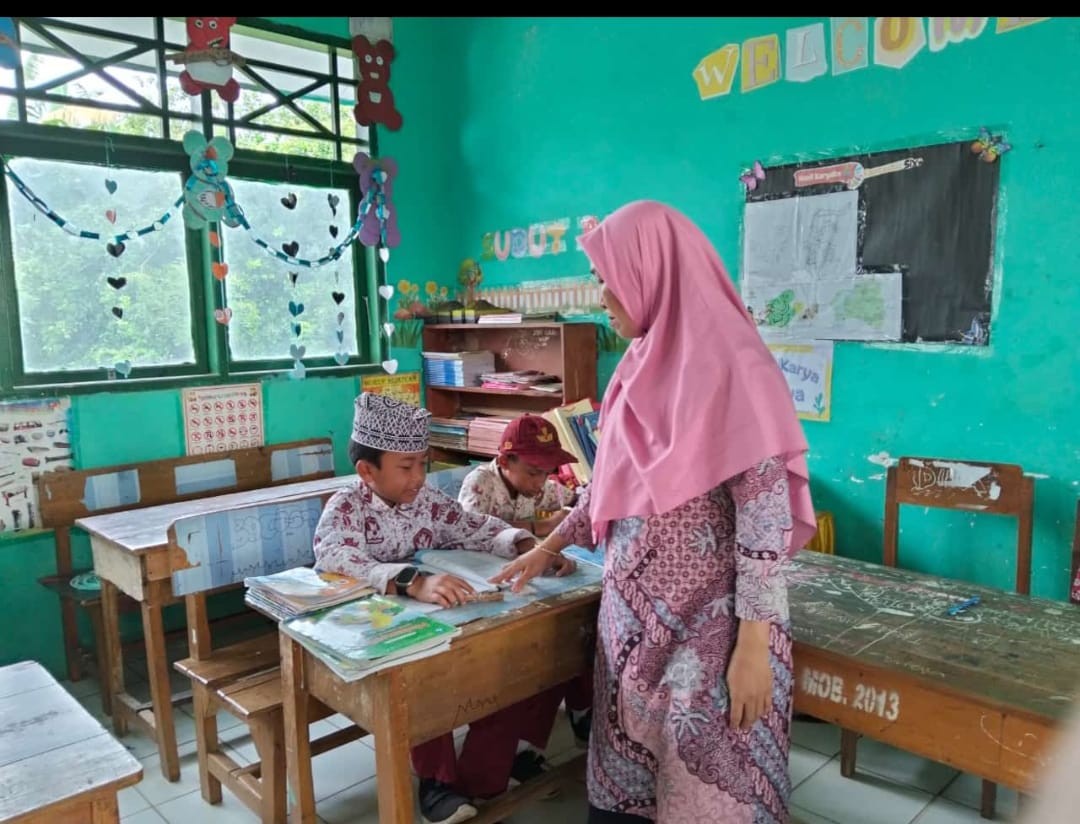 Memberikan pemahaman cara membaca bahasa inggris