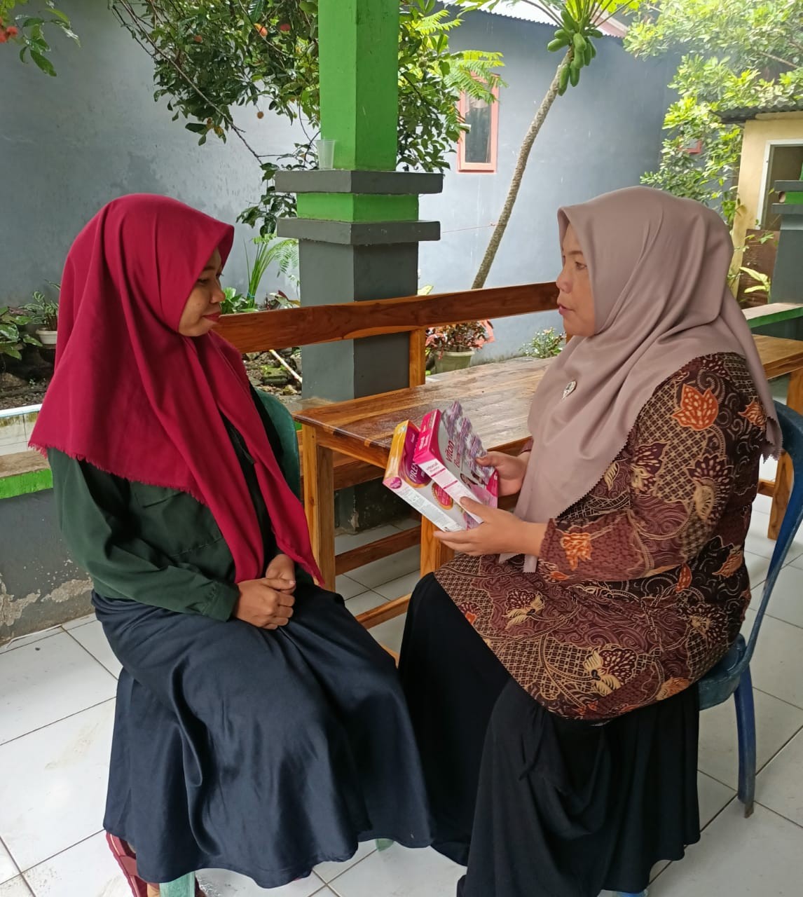 Pemberian tambahan asupan gizi bagi ibu hamil KEK