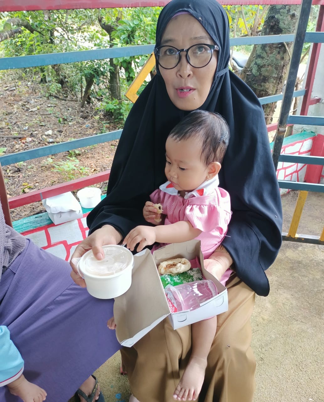 pemberian makanan tambahan pada anak usia 6-2bulan