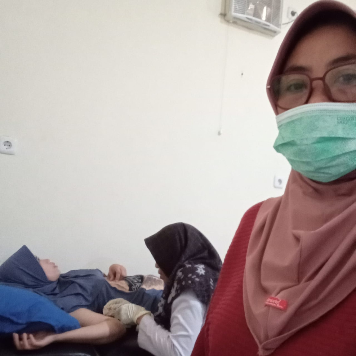 PELAYAN KELUARGA BERENCANA DAN KESPRO