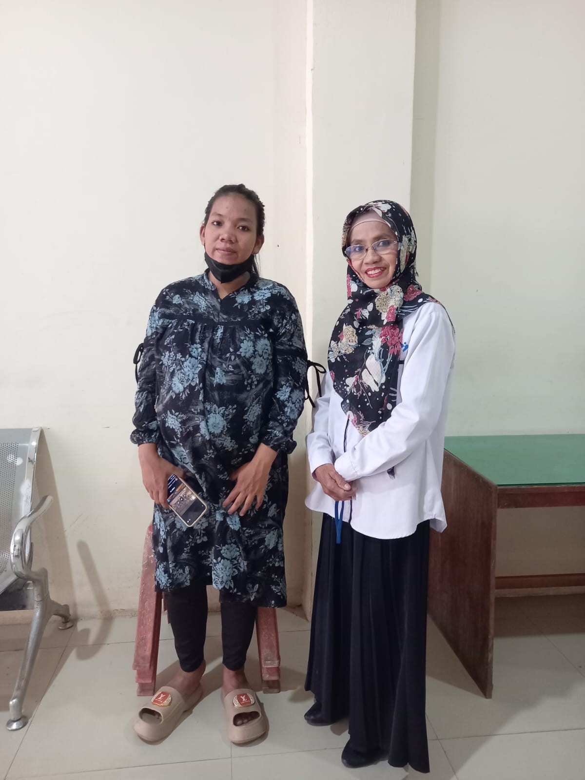 Melakukan pemeriksaan Antenatal Care (ANC) bagi ibu Hamil