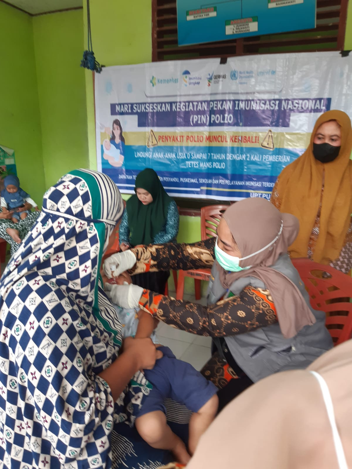 Pemberian Imunisasi Polio