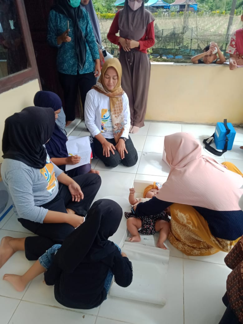 kegiatan Posyandu untuk memantau Tumbuh Kembang Balita