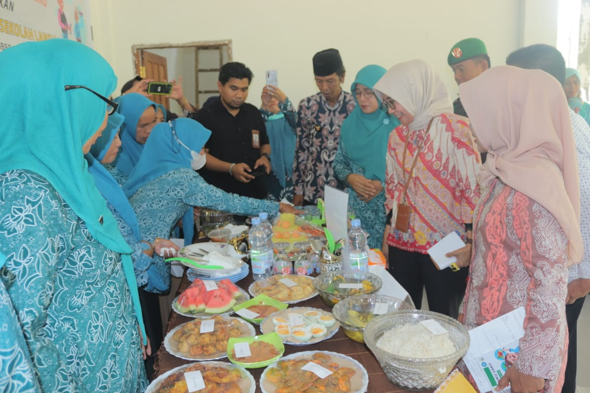 Penyajian makanan anti stunting dimana tinggi akan protein hewani