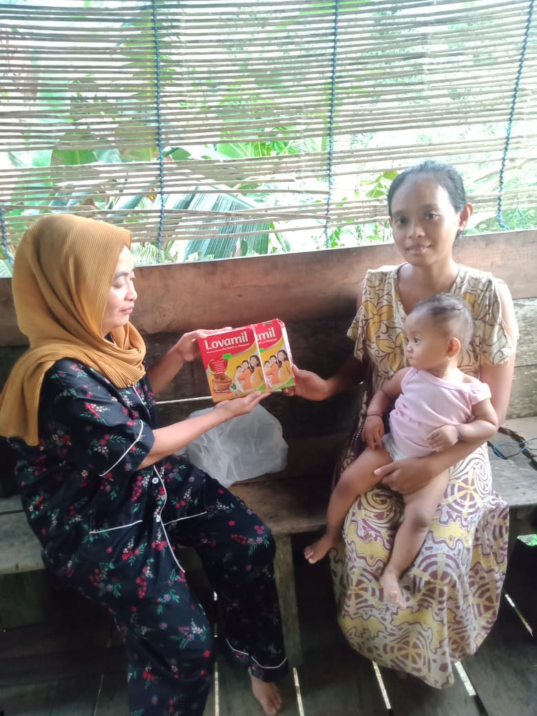 Pemberian Bantuan Susu bagi Bumil