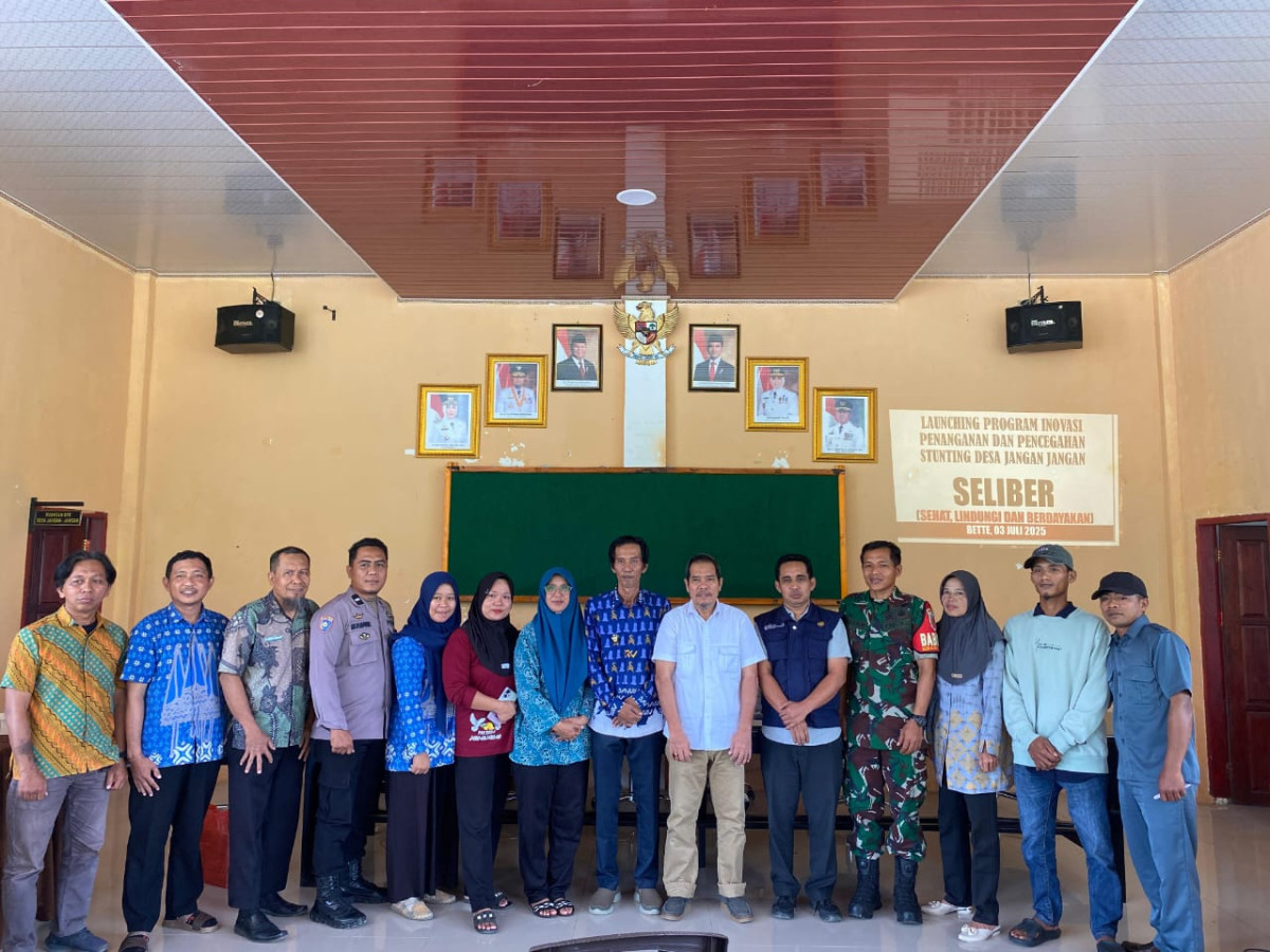 foto bersama pada acara Launching Program inovasi penanganan dan pencegahan stunting di Desa Jangan Jangan