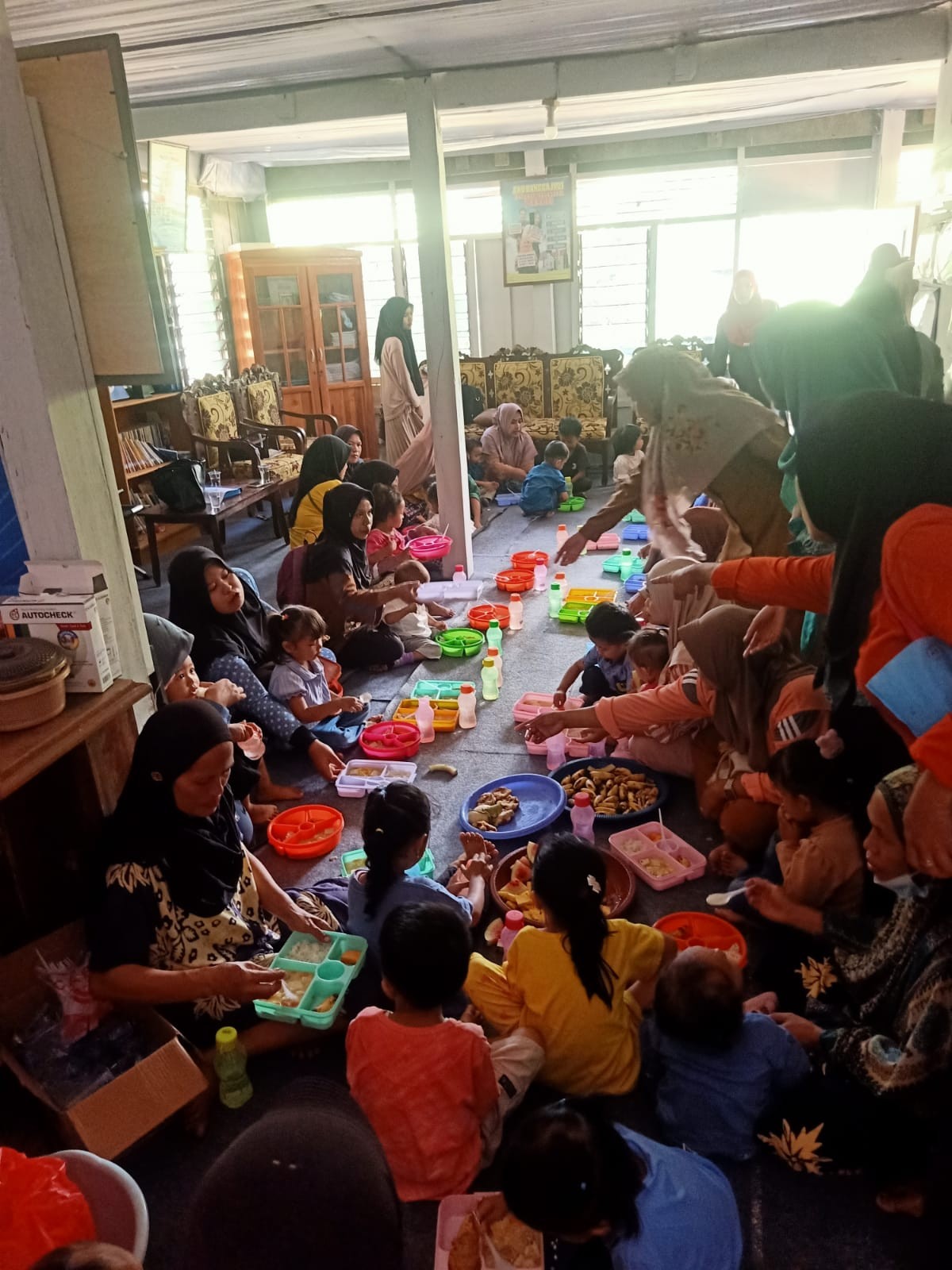 Pemberian tambahan asupan gizi bagi balita dengan status gizi kurang