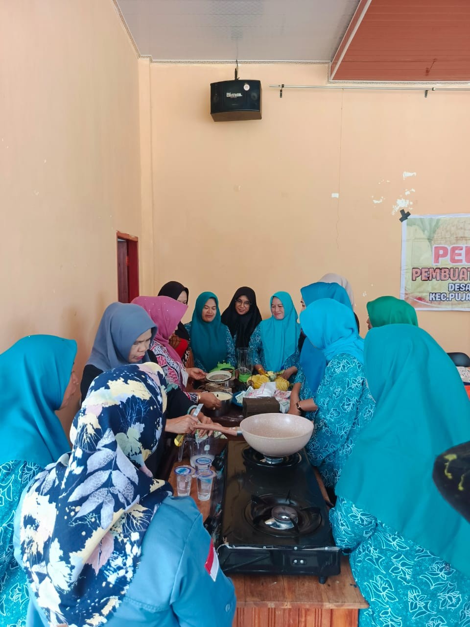 Pelatihan membuat selai nanas