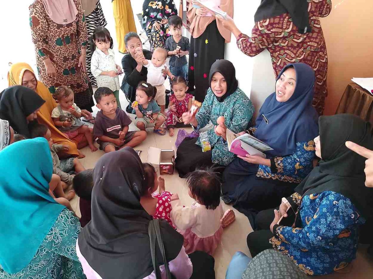 Pendampingan ibu/keluarga balita meliputi pemenuhan gizi, pengasuhan, dan pelayanan kesehatan