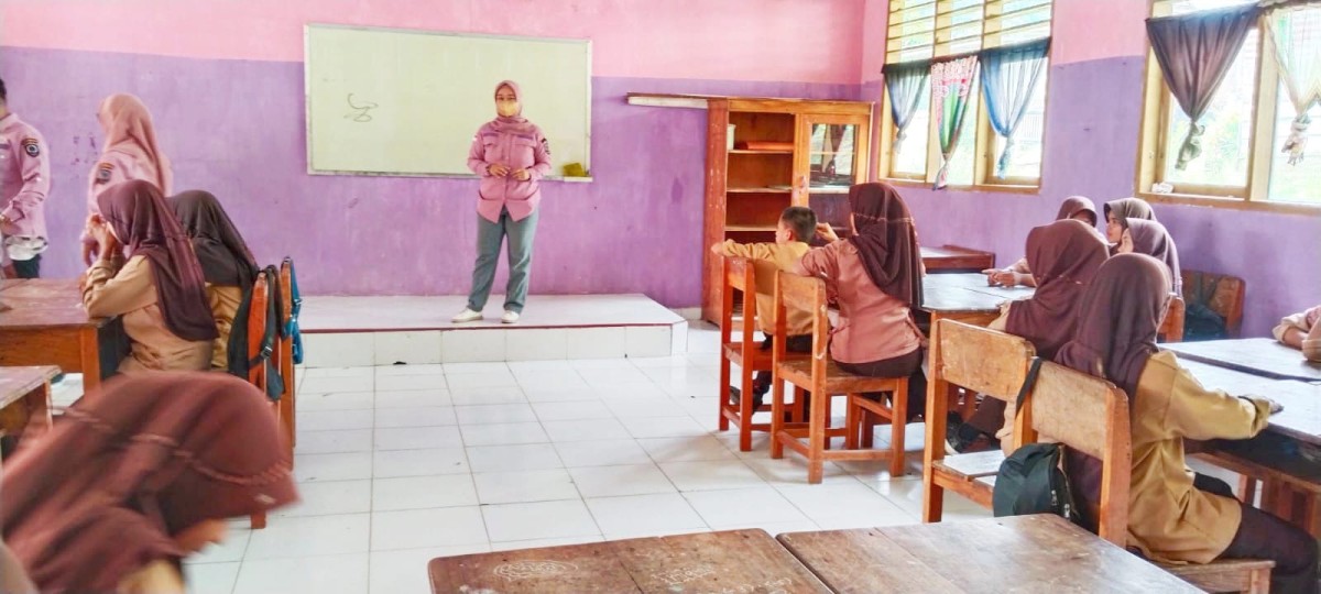 Melakukan Pembinaan PIK Remaja dan BKR,.