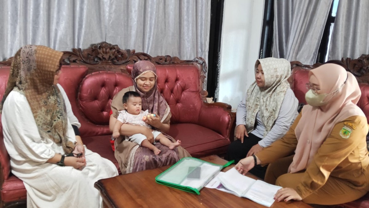 Melakukan Pendampingan pada Ibu hamil,.