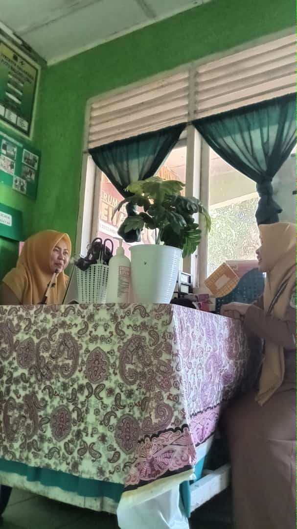 Koordinasi dengan bidan desa mengenai  pelayanan KB dalam rangka TNI manunggal