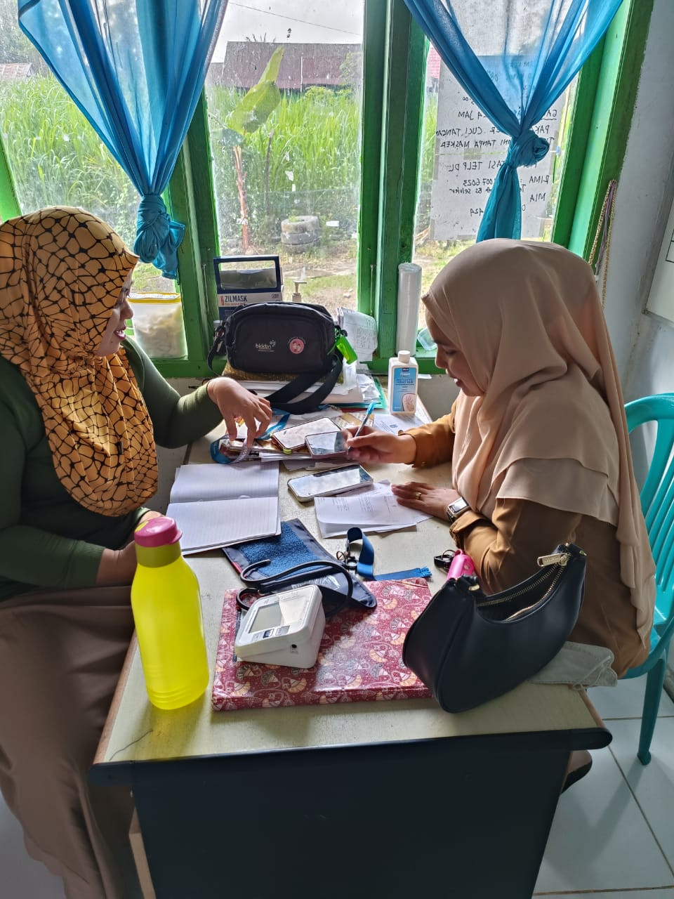 Koordinasi dengan bidan dan perawat yang menjadi pengurus sekolah lansia magala'