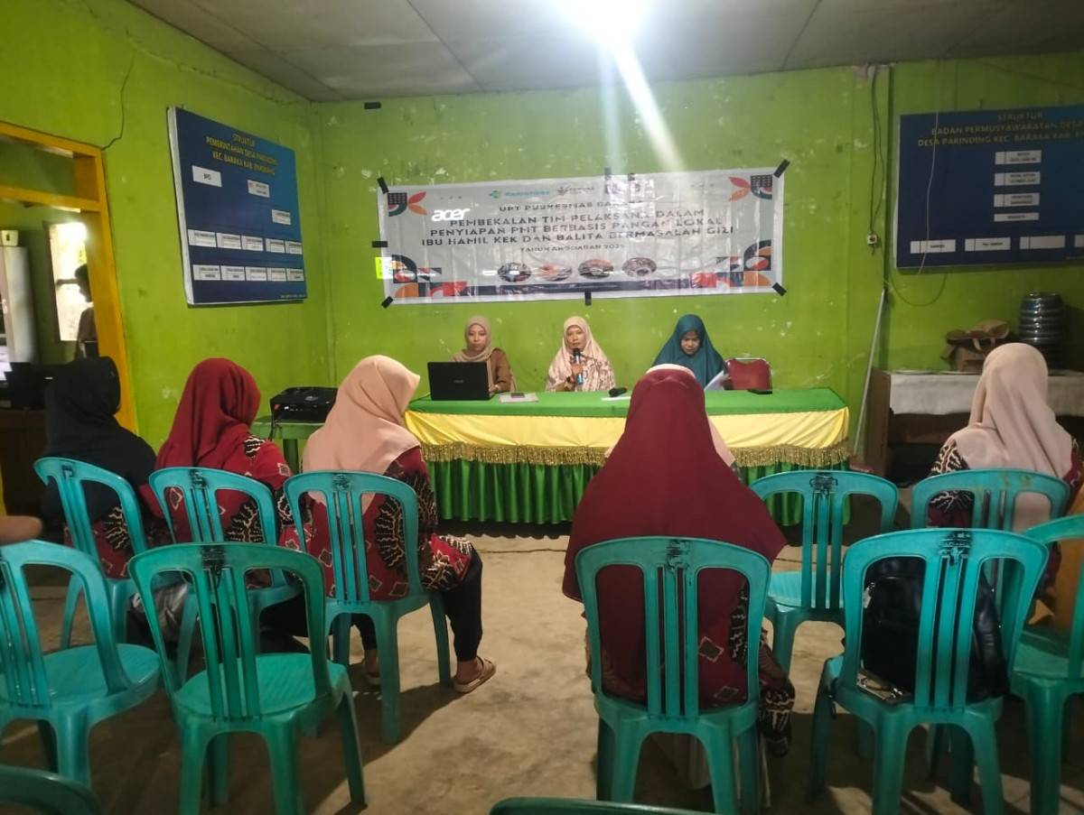 PEMBEKALAN TIM PELAKSANA DALAM PENYIAPAN PMT BERBASIS PANGAN LOKAL IBU HAMIL KEK DAN BALITA BERMASALAH GIZI
