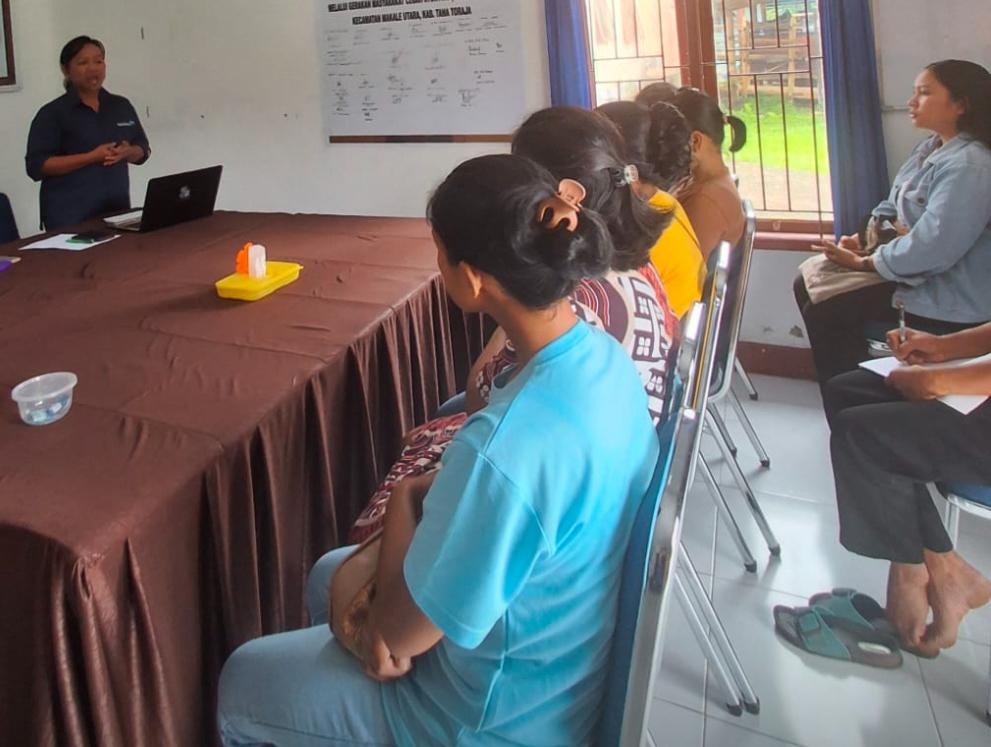 Pemberian pendampingan dan edukasi penatalaksanaan keluarga calon Pasangan Usia Subur