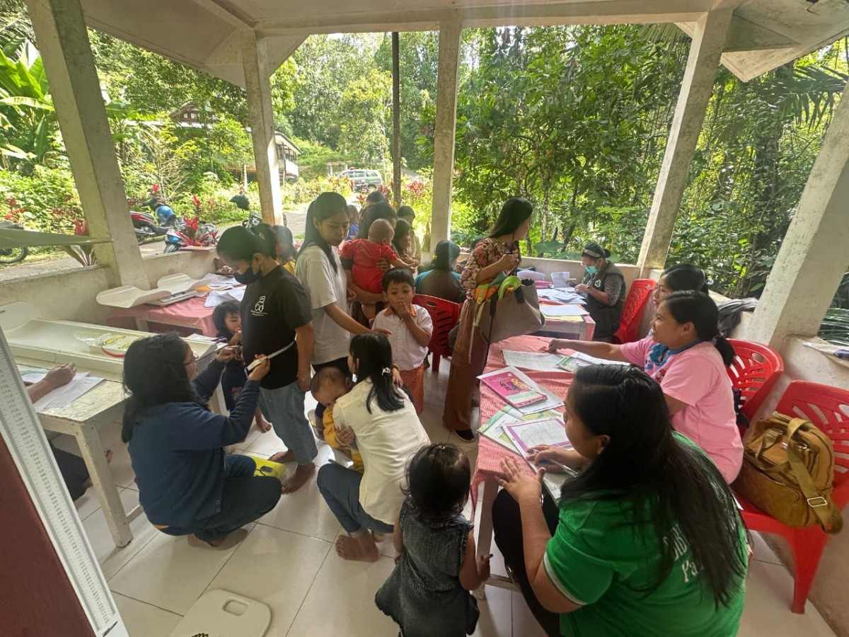 Melaksanakan Posyandu Aktif