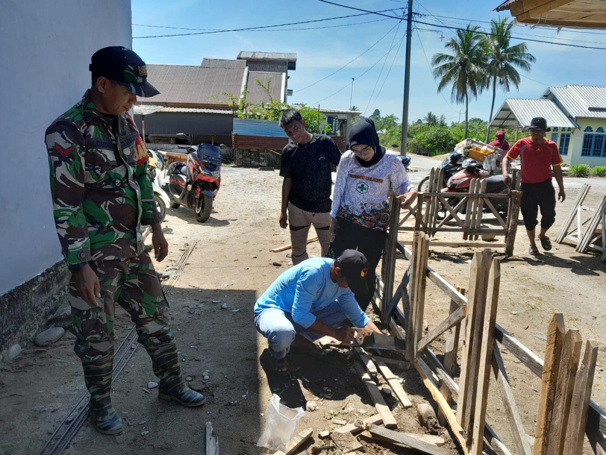 KEGIATAN GOTONG ROYONG PENANAMAN TOGA