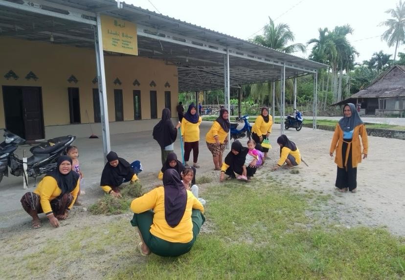 KEGIATAN GOTONG ROYONG DI DUSUN TAPPONG DESA TOKKE