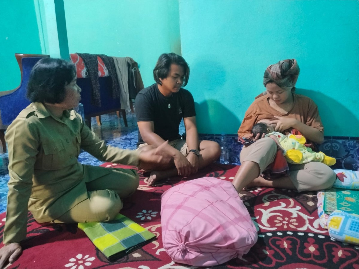 Melakukan pembinaan dan fasilitas kepada ibu hamil dan ibu pasca salin