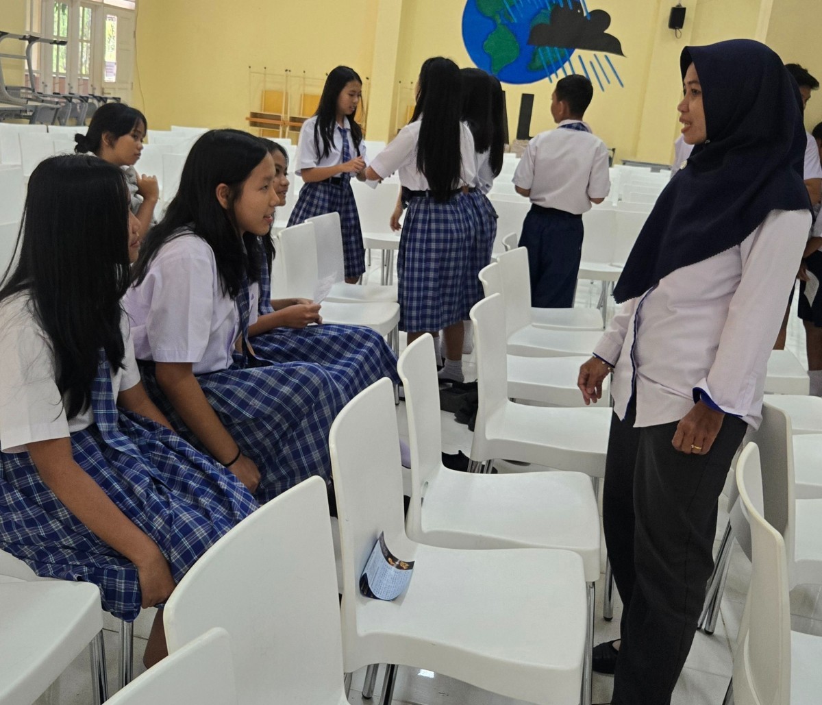 Melakukan kegiatan pemberian tablet tambah darah