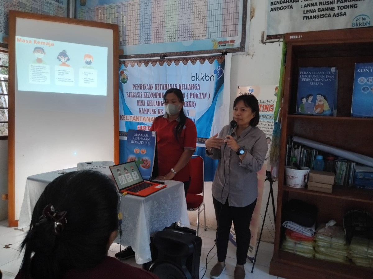 Pembinaan Poktan Bina Keluarga Remaja (BKR) Kampung KB Tantanan