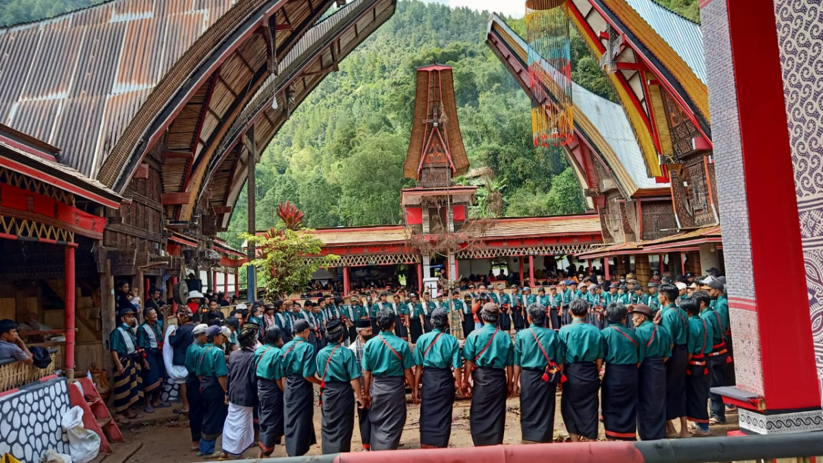 Seni Budaya Ma'badong