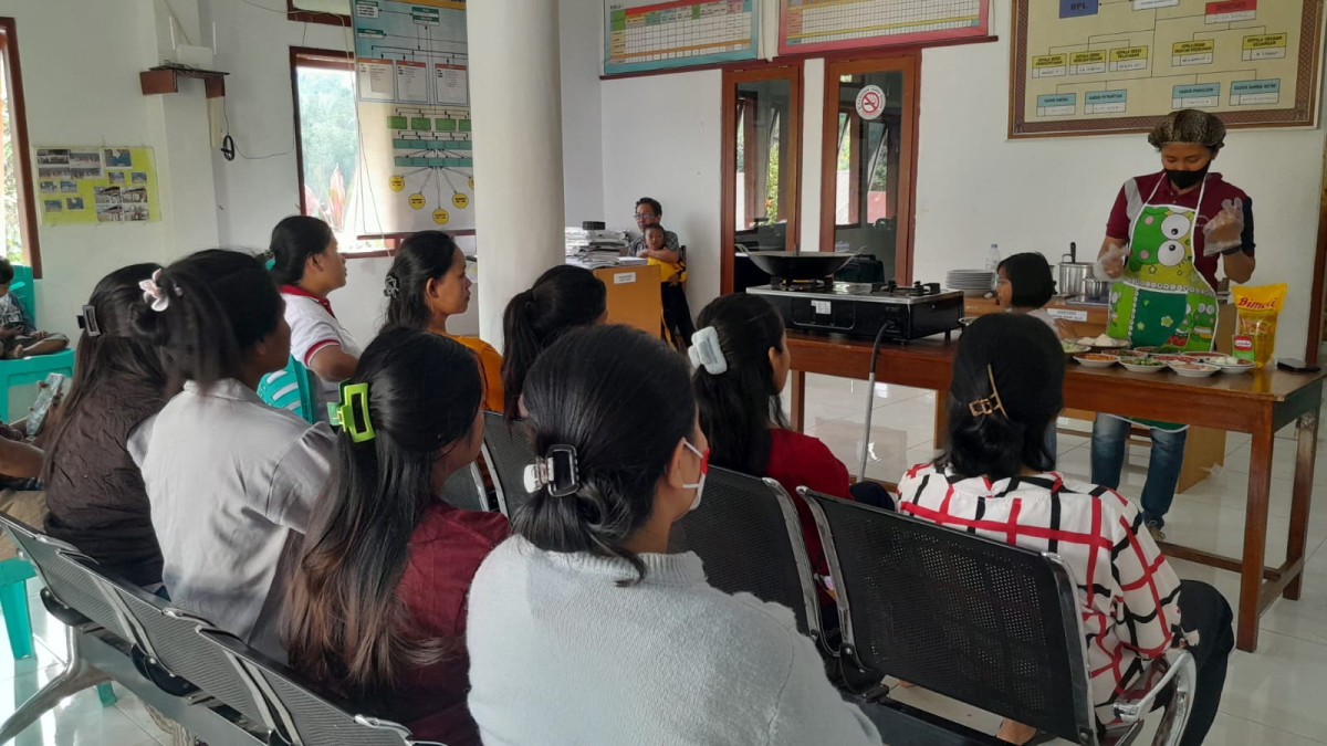 Dapur Sehat Atasi Stunting (DASHAT)