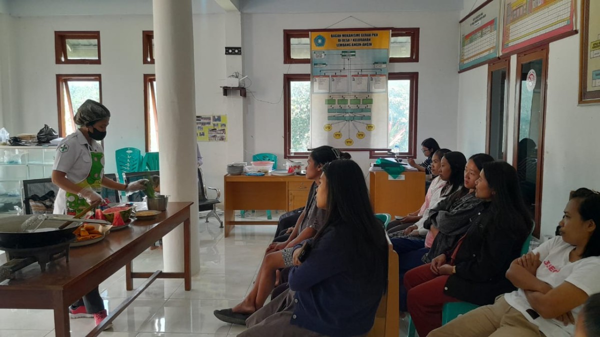 Dapur Sehat Atasi Stunting (DASHAT)