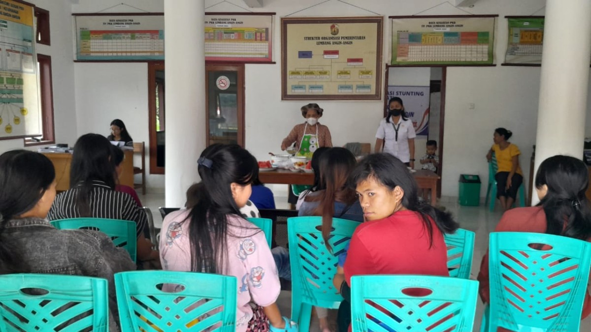 Dapur Sehat Atasi Stunting (DASHAT)