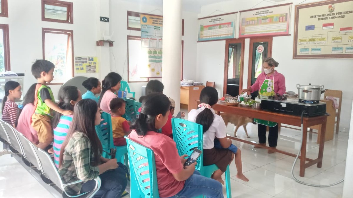 Dapur Sehat Atasi Stunting (DASHAT)