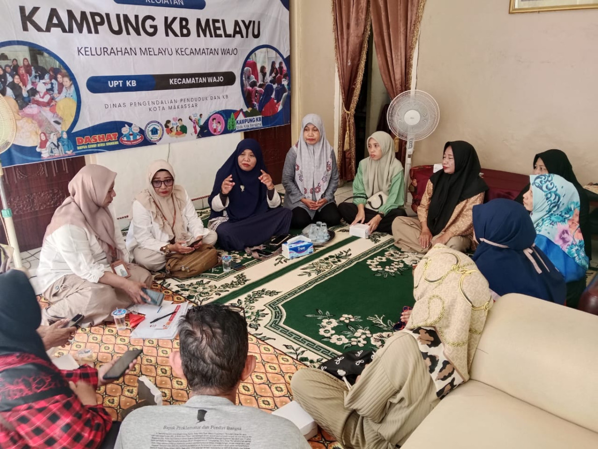 Pertemuan ini dipimpin oleh ibu imrani kamaluddin