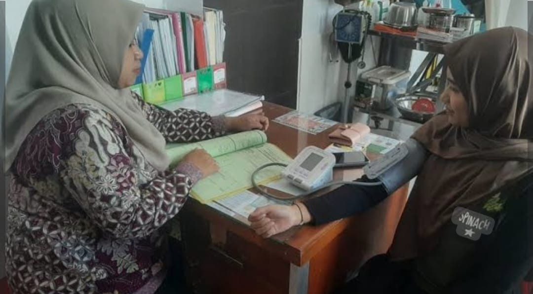 Screening kesehatan bagi calon pengantin.