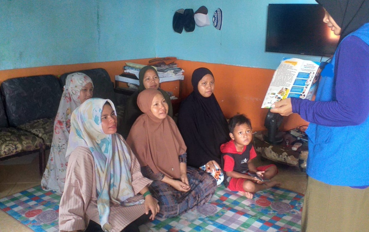Pendampingan ibu /keluarga balita meliputi pemenuhan gizi.
