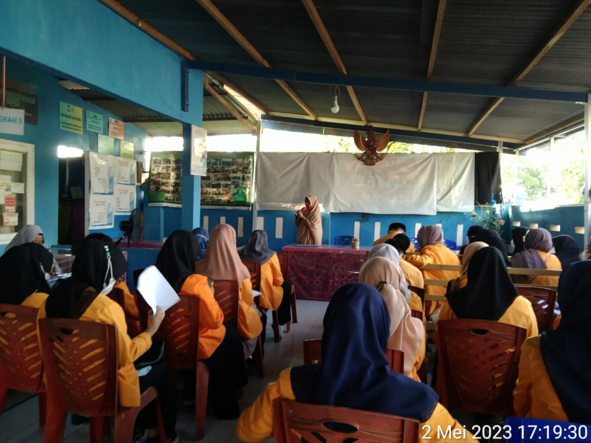 Praktek penyuluhan Kespro Oleh Mahasiswa UNM