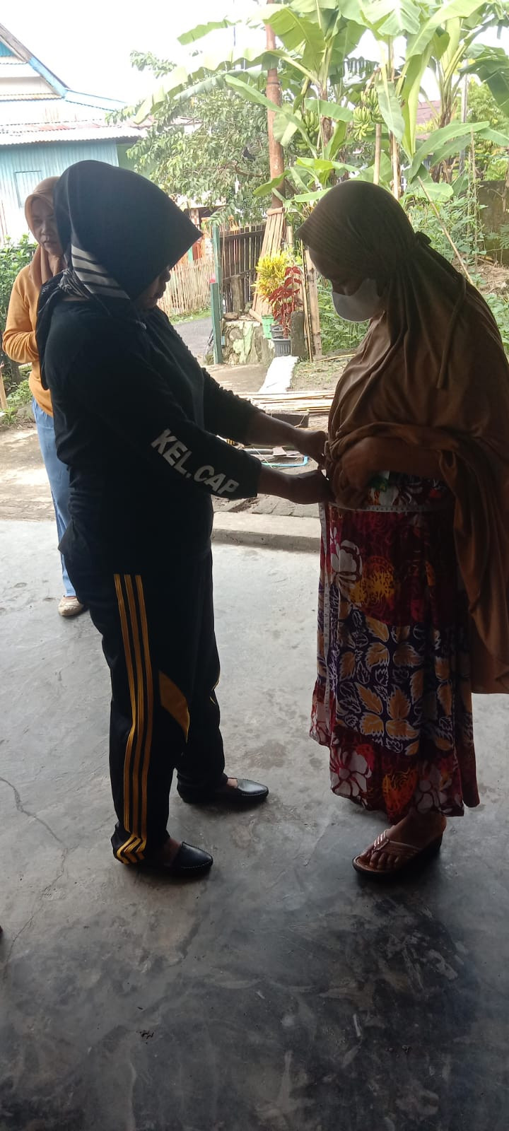 Kegiatan Posyandu di Jln. Keterampilan dihadiri oleh warga RT 02 RW 02, Tenaga Medis Puskesmas Lumpue, Kader Posyandu Cenderawasih 03, kader Tim Pengerak PKK Cappa Galung, pengurus Kampung KB dan FKS Cappa Galung