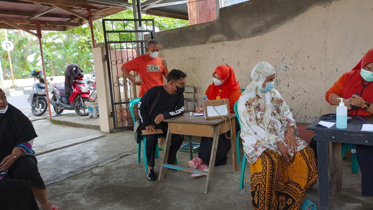 Pelaksanaan Call Centre 112 yang dihadiri oleh Tenaga Kesehatan UPTD Puskesmas Lumpue, Pihak Kelurahan dan Pengurus Kamp. KB "Geddongnge" Cappa Galung