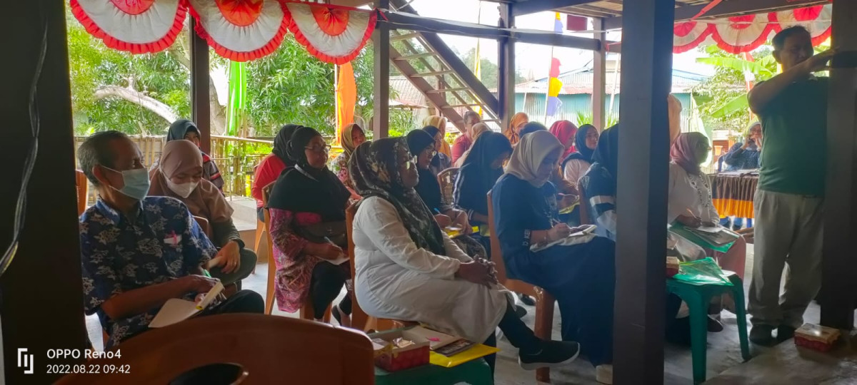 Sosialisasi Kelompok Konstituen yang dihadiri oleh Bappeda kota Parepare, Ketua YLP2EM, Pihak Kelurahan, Tokoh Masyarakat & Pemuda serta Pengurus Kamp. KB "Geddongnge"