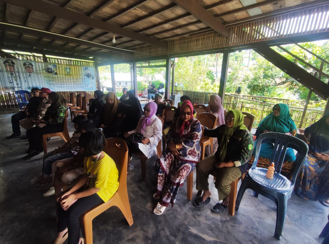 Melaksanakan Peringatan Maulid Nabi Muhammad SAW